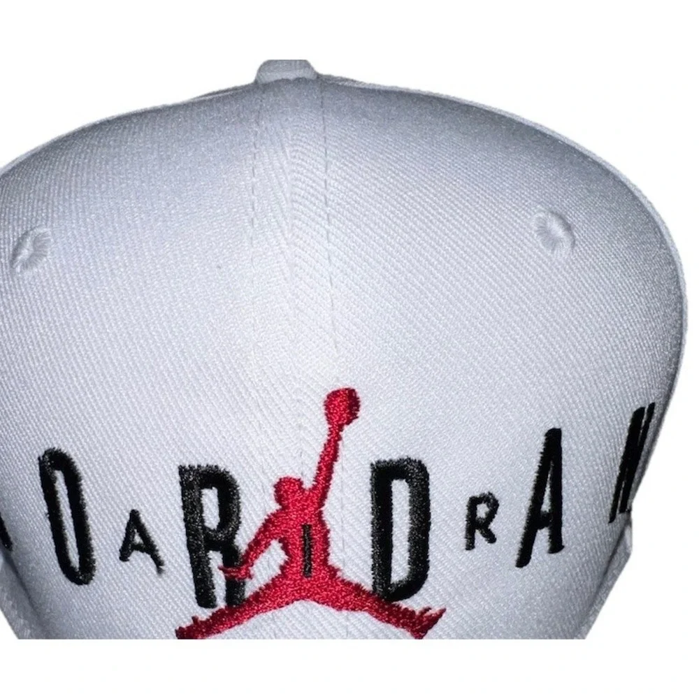 (8)Nike Air Jordan Kids Hat White Snapback Cap Jumpman  Boys Logo Size 8-20